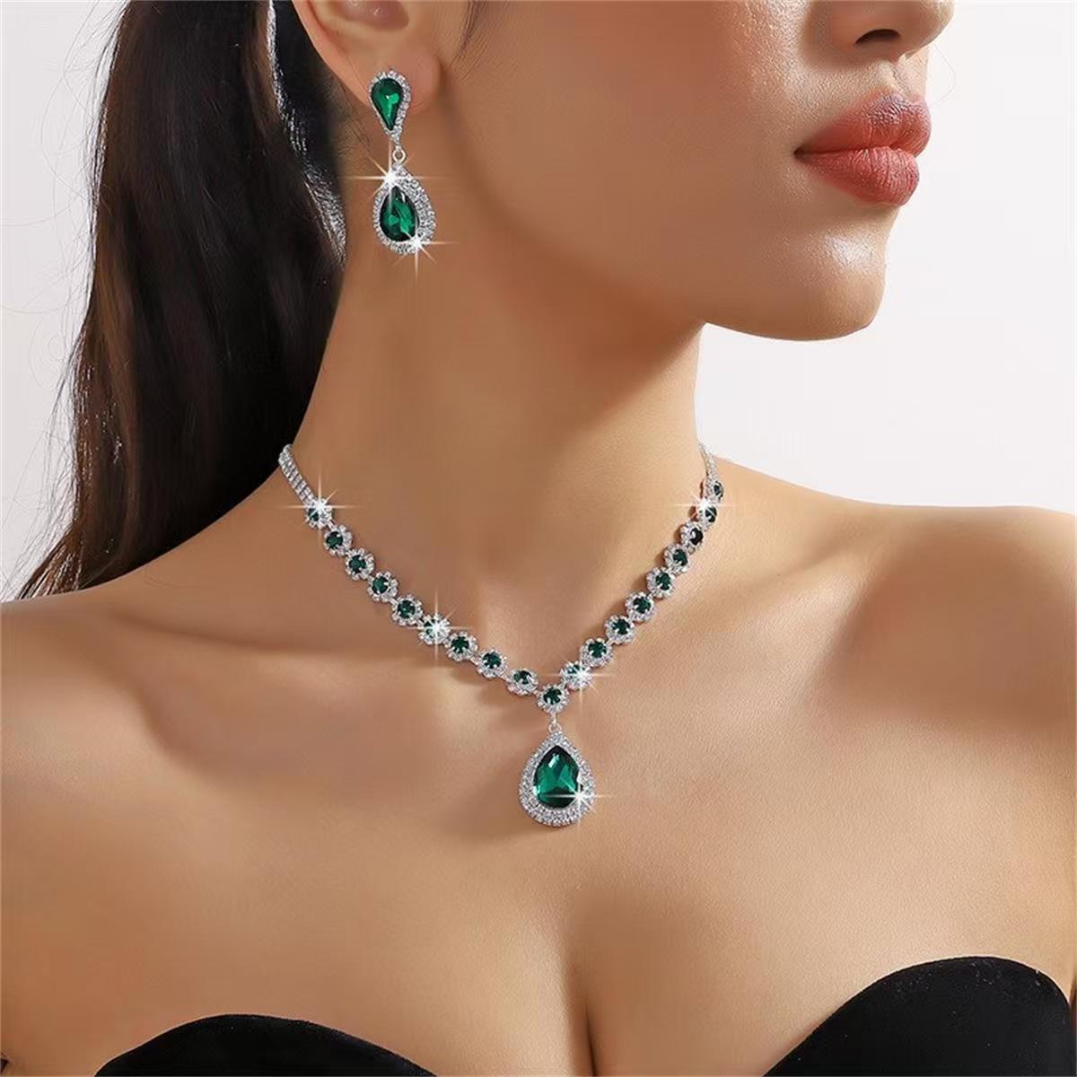 Emerald Green Teardrop Crystal Necklace & Earrings Set – Luxury Bridal Jewelry for Women